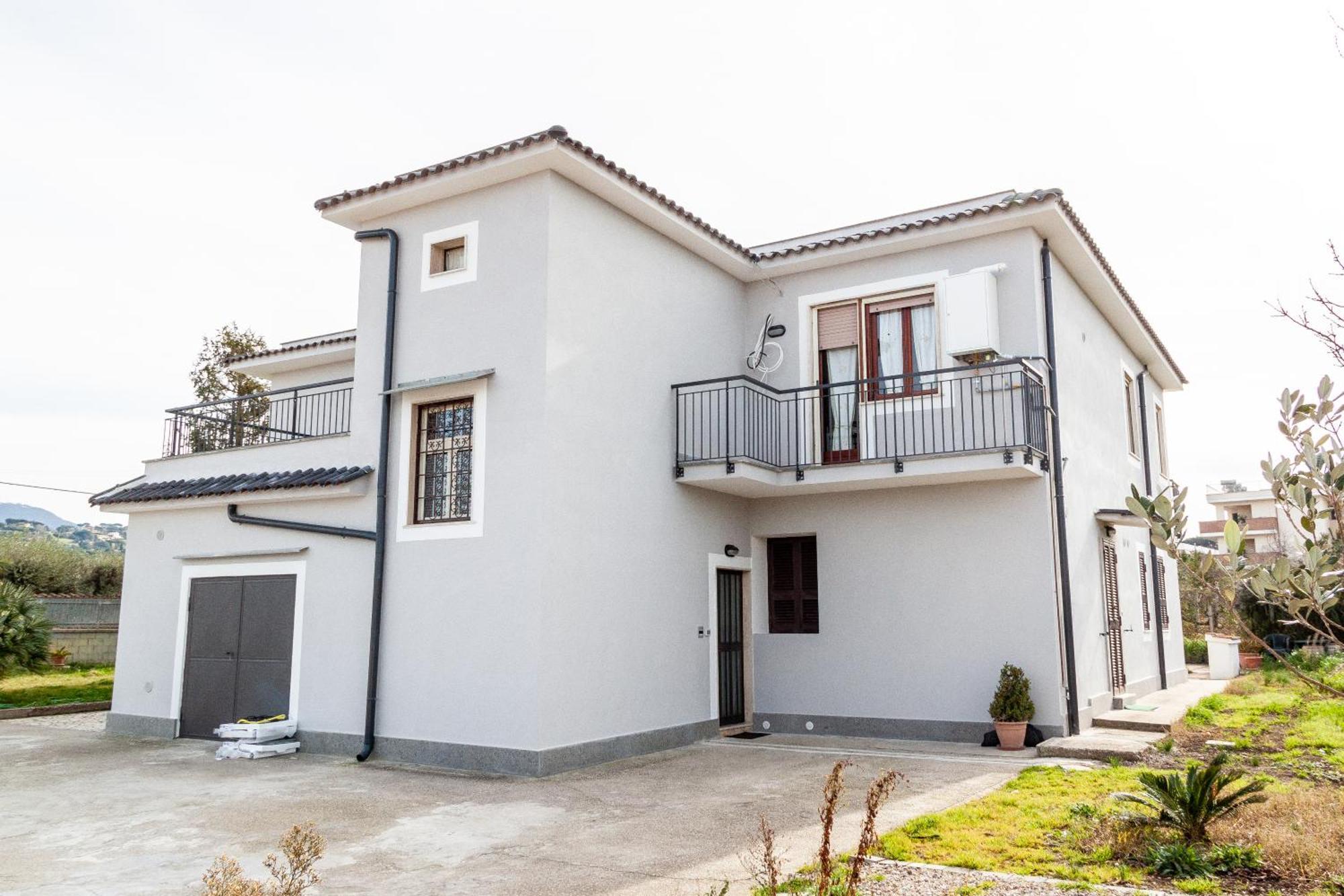 A Casa Di Marco Guesthouse - Apt Di Ciampino E Stazione Per Roma Marino Exterior foto